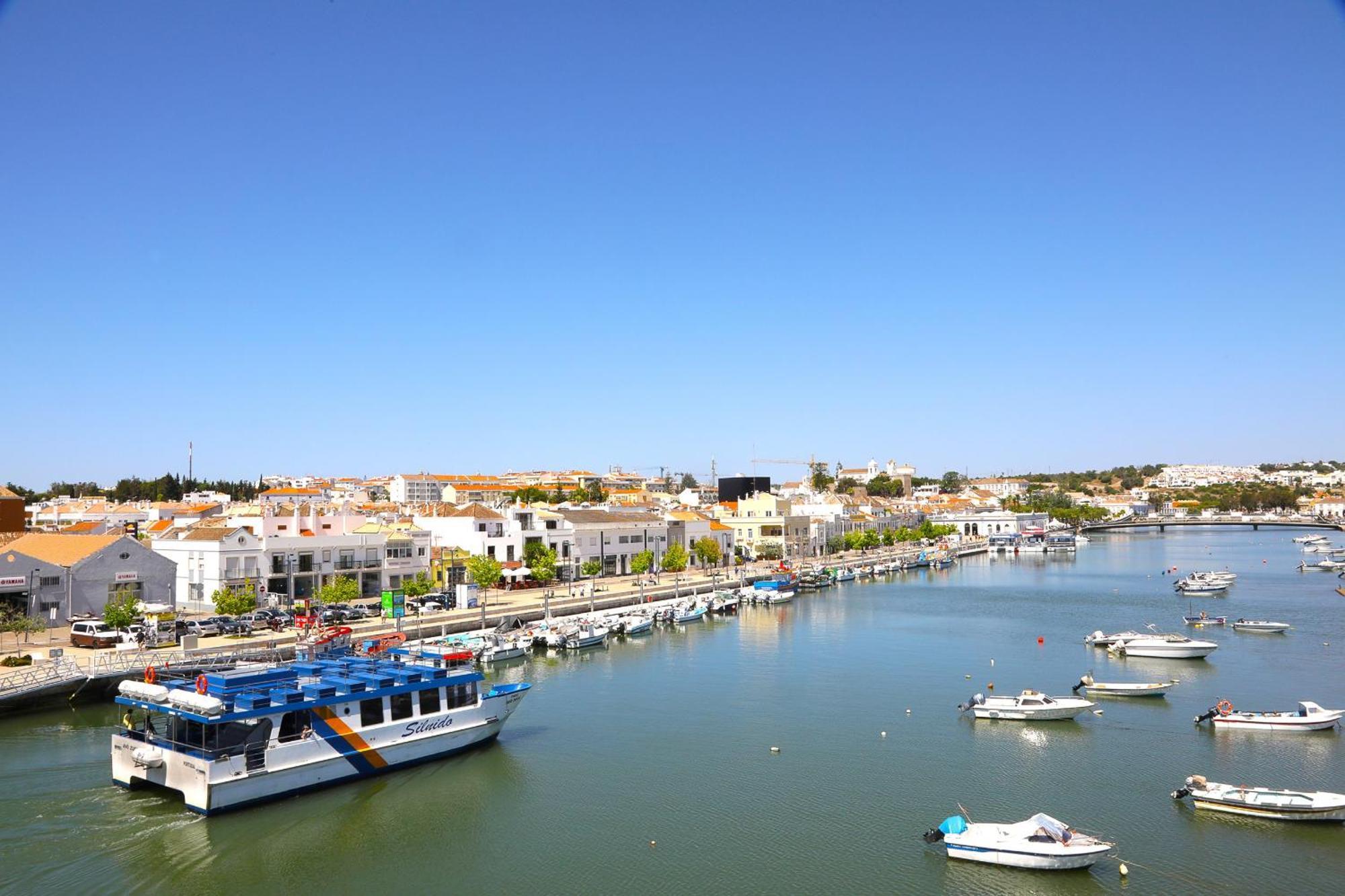 Вілла Executive Townhouse, Tavira Centre, Shared Pool Екстер'єр фото